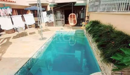 Casa para Venda - 260m², 4 dormitórios, sendo 1 suites, 4 vagas - Nonoai
