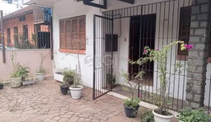 Casa para Venda - 210m², 4 dormitórios, 2 vagas - Petrópolis