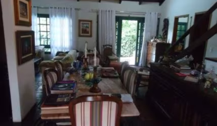 Casa para Venda - 252m², 3 dormitórios, 2 vagas - Ipanema