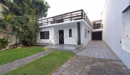 Casa para Locação/Aluguel - 240m², 4 dormitórios, 6 vagas - Nonoai