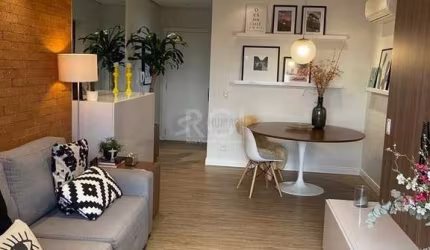 Excelente apartamento mobiliado de 2 dormitórios e 1 vaga de garagem