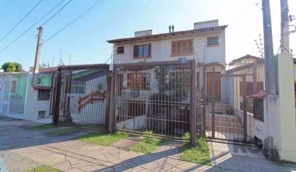 Ampla casa de 175 m² com 3 dormitórios e 3 vagas de garagem