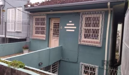 Casa de 4 dormitórios, Bairro Petrópolis