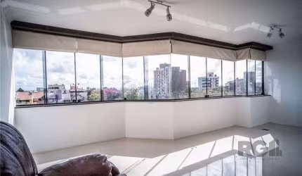 Excelente cobertura de 255m² com 3 dormitórios e 2 vagas.