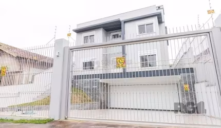 Excelente casa de 254m² com 4 dormitórios sendo 3 suítes.