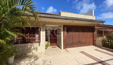 Casa para Venda - 382m², 6 dormitórios, sendo 2 suites, 4 vagas - Ipanema