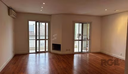 Casa em condomínio com 245m² - 3 dormitórios, 2 vagas no bairro Pedra Redonda