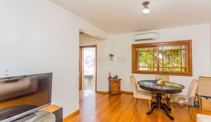 Casa de 2 dormitórios no bairro Passo das Pedras