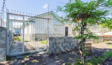 Casa com 3 dormitórios no bairro Tristeza