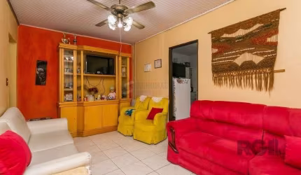 Casa 2 dormitórios no bairro Cristal