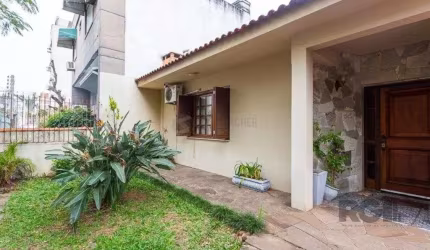 Casa 160m², 3 dormitórios, 4 vagas no bairro Cristo Redentor