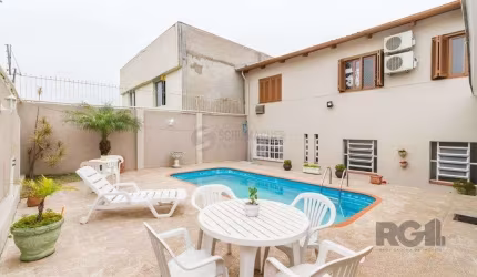 Casa 4 dormitórios no bairro Espírito Santo