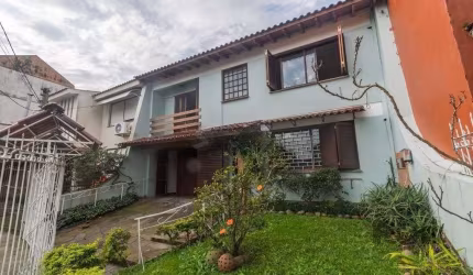 Casa 4 dormitórios no bairro Ipanema