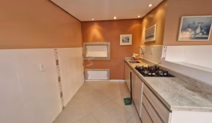 Ampla cobertura com 123m², 2 dormitórios, 1 vaga coberta por convenção.
