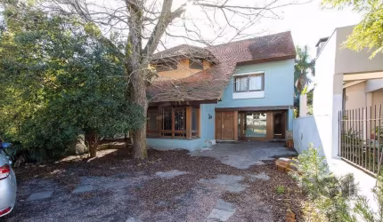Casa para Venda - 279m², 3 dormitórios, sendo 1 suites, 2 vagas - Tristeza