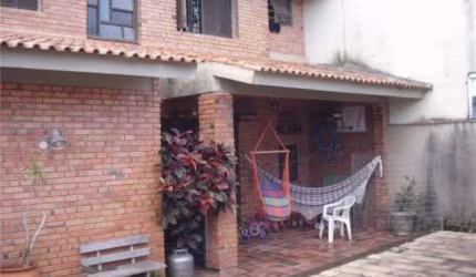 Casa para Venda - 238m², 4 dormitórios, sendo 1 suites, 2 vagas - Medianeira
