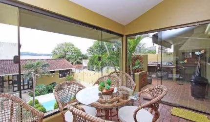 Casa para Venda - 287.96m², 4 dormitórios, sendo 1 suites, 4 vagas - Imperial Parque