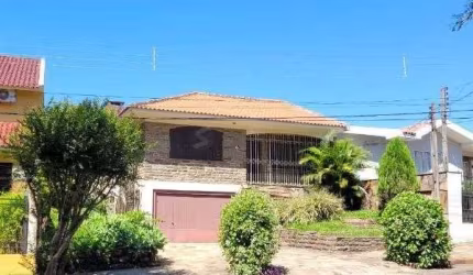 Casa em Santa Maria, no bairro São José, com 4 dormitório(s), e 4 banheiros, à venda.