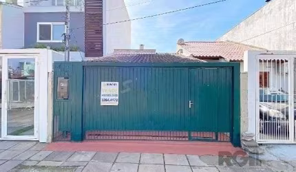 Casa em Porto Alegre, no bairro Aberta dos Morros, com 2 dormitório(s), e 2 banheiros, à venda.