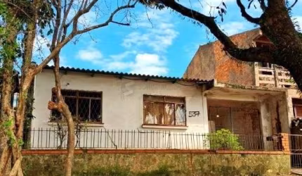 Casa em Porto Alegre, no bairro Cavalhada, com 3 dormitório(s), e 3 banheiros, à venda.
