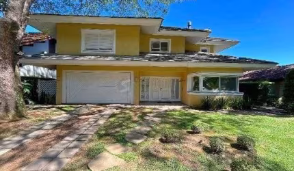 Casa no Jardim do Sol com 4D, sendo 2 suítes e 4 vagas de garagem