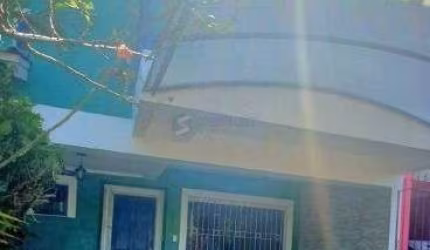 Casa em Porto Alegre, no bairro Hípica, com 3 dormitório(s), e 3 banheiros, à venda.