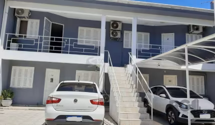 Apartamento térreo, 2 dormitórios, 2 vagas, Bairro Vila Cachoeirinha