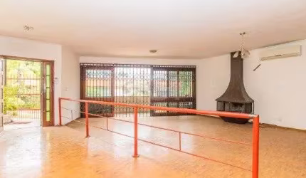 Casa para Venda - 408m², 3 dormitórios, sendo 3 suites, 4 vagas - Chácara das Pedras