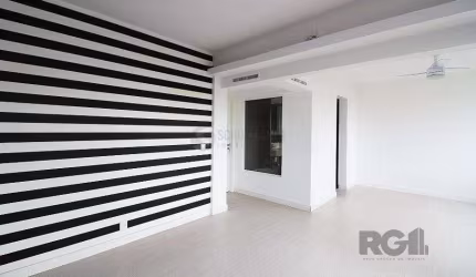 Venda Apartamento 3 quartos, no bairro Moinhos de Vento com 2 banheiros, 1 lavabo, sem garagem