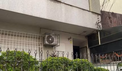 Apartamento 2 dormitórios próximo ao Parcão.