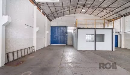 DEPÓSITO EM PETROPOLIS COM 330 M²