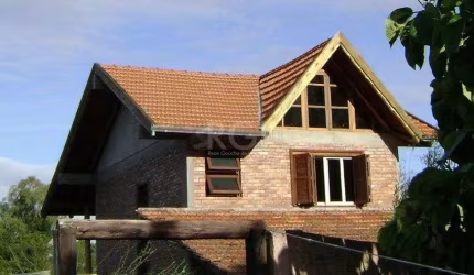 Casa para Venda - 130m², 3 dormitórios, sendo 1 suites, 3 vagas - Hípica