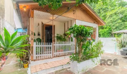 Casa para Venda - 251m², 5 dormitórios, 3 vagas - Nonoai