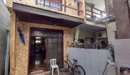Casa para Venda - 400m², 6 dormitórios, Cavalhada