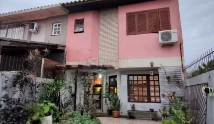Casa para Venda - 116.48m², 3 dormitórios, sendo 1 suites, 2 vagas - Guarujá