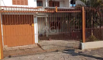 Casa para Venda - 180m², 3 dormitórios, sendo 1 suites, 2 vagas - Vila Nova