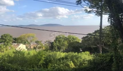 Terreno com área de 747m²