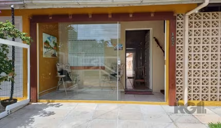 Casa em Condomínio em Capão Novo