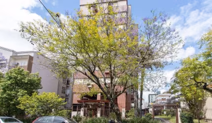 Apartamento de 2 dorm., sacada com churrasqueira, banheiro de serviço,