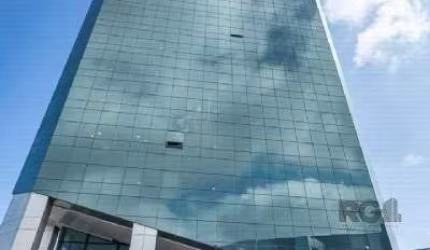 ferece 42m² de área privativa com vista para o Jockey Club e Pontal Shopping.