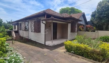 Casa com 2 dormitórios e 2 banheiros, área privativa de 100m²