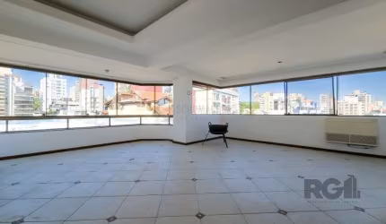 Cobertura com 222m² privativos, 3 quartos, 1 suite, lareira, piscina, 2 vagas no Bairro Rio Branco