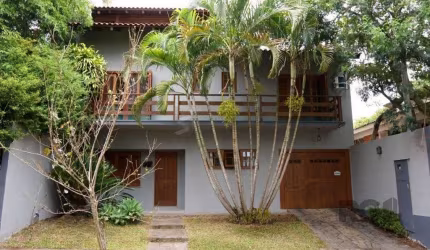 Casa para Venda - 350m², 4 dormitórios, sendo 4 suites, 4 vagas - Tristeza