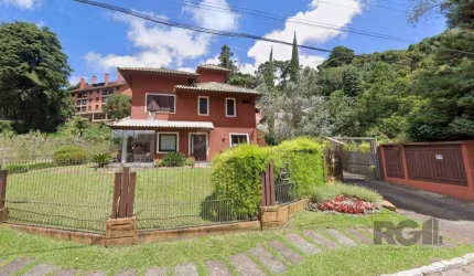 Casa condomínio | 4 quartos | 1 suíte | 2 vagas | Gramado - RS