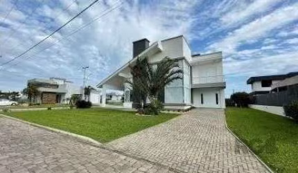 Casa em Condomínio em Atlântida Sul