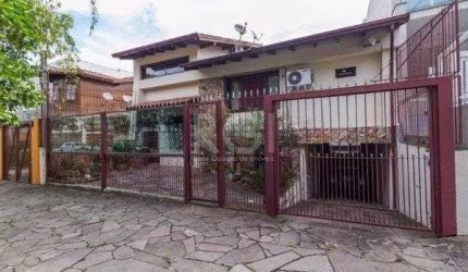 Casa para Venda de 3 dormitórios 6 vagas - Chácara das Pedras