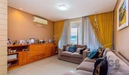 Apartamento no Menino Deus de 3 dormitórios e vaga