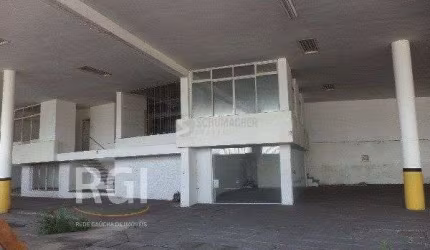Predio para Venda - 2700m², 0 dormitórios, São João