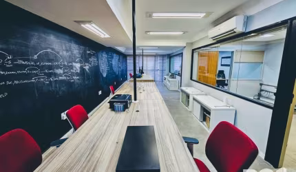 EXCELENTE SALA COMERCIAL REFORMADA, COM 127M²!