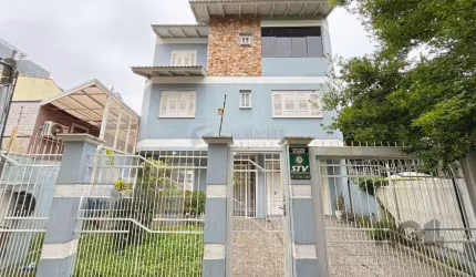 Venda de casa com 3 Quartos e 4 banheiros, com 269 m² - Tristeza